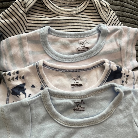 14 Short Sleeved Onesies 0-3 Months - Picture 4 of 6